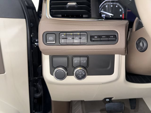 Used 2021 GMC Yukon Denali RWD image 9