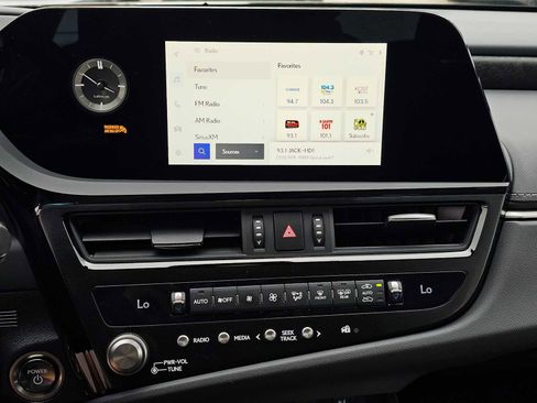 Used 2024 Lexus ES 300h w/ Premium Package image 25