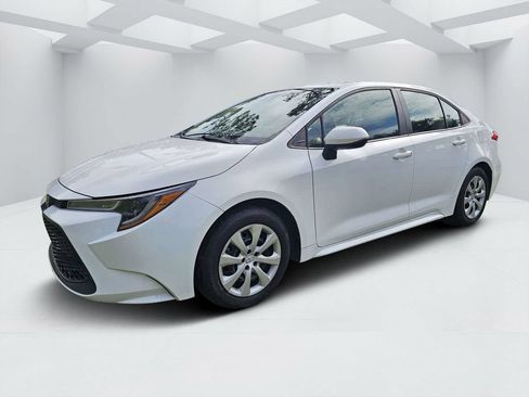 Used 2022 Toyota Corolla LE FWD image 7