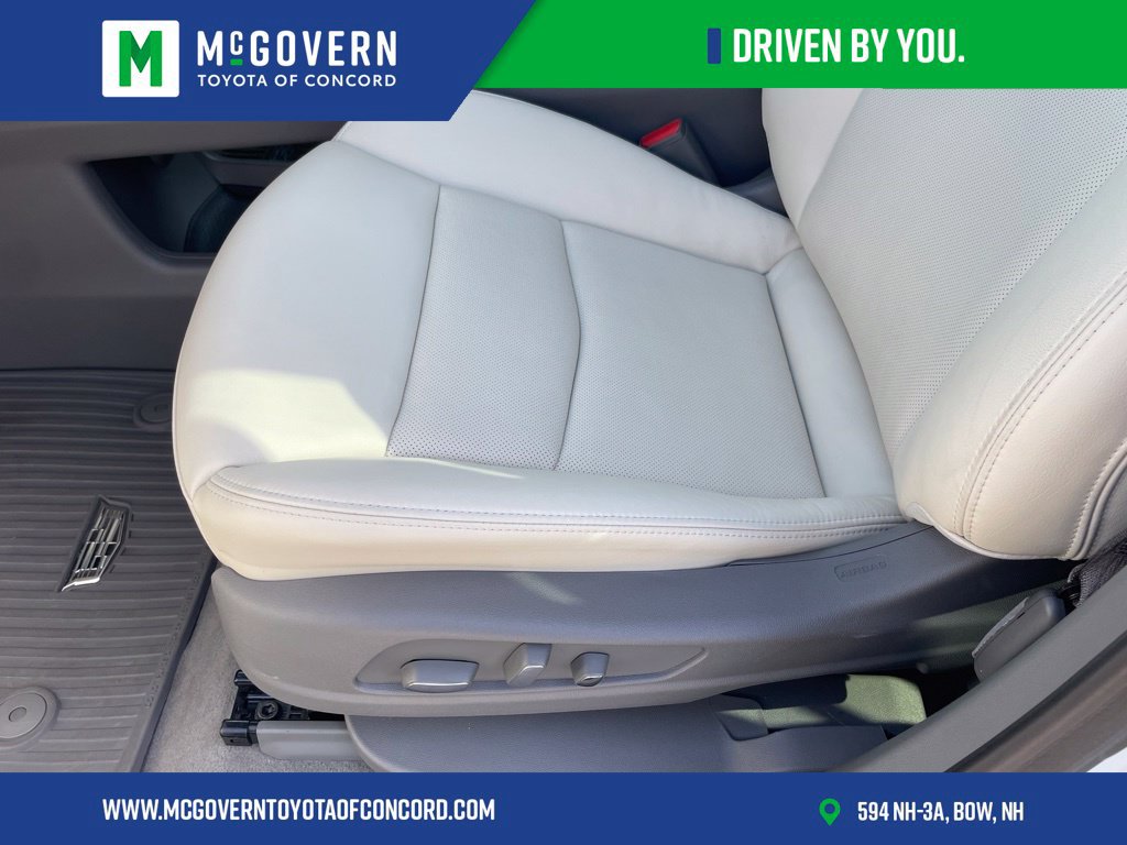 Used 2025 Cadillac XT6 Premium Luxury AWD/4WD image 12