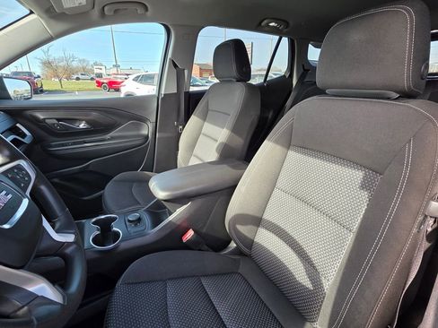 Used 2024 GMC Terrain SLE image 10