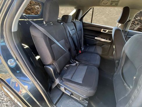 Used 2023 Ford Explorer XLT image 23