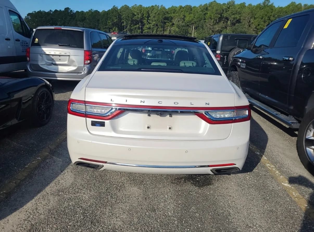 Used 2017 Lincoln Continental Reserve w/ Luxury Package AWD/4WD image 3