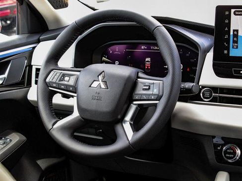 New 2025 Mitsubishi Outlander SE AWD/4WD image 25