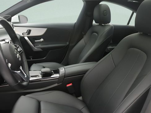 Used 2023 Mercedes-Benz CLA 250 image 30