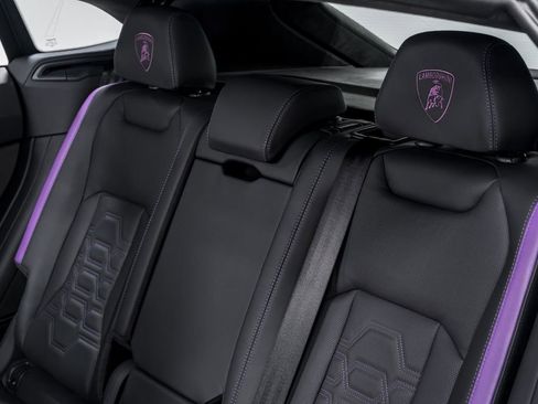 Used 2025 Lamborghini Urus SE image 32