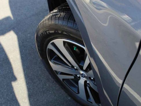 Used 2018 Subaru Outback 2.5i Limited image 38