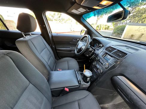 Used 2017 Ford Explorer 4WD Police Interceptor image 2