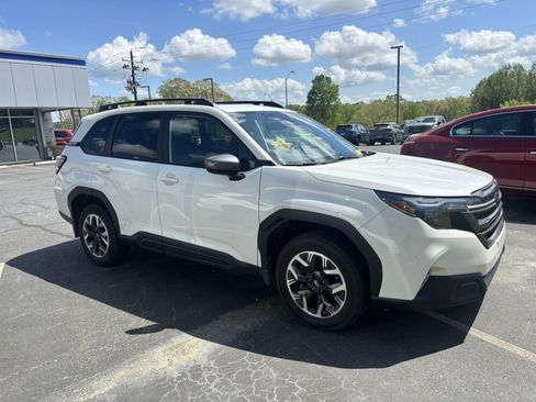 Used 2026 Subaru Forester Premium image 7