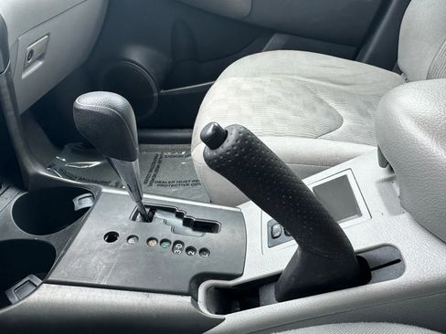 Used 2011 Toyota RAV4 4WD w/ Base L4 Extra Value Pkg image 32