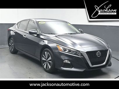 Used 2022 Nissan Altima 2.5 SV