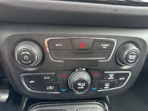 Used 2018 Jeep Compass Limited AWD/4WD image 9