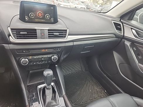 Used 2018 MAZDA MAZDA3 Touring image 13