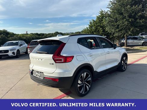 Certified 2025 Volvo XC40 B5 Plus AWD/4WD image 5