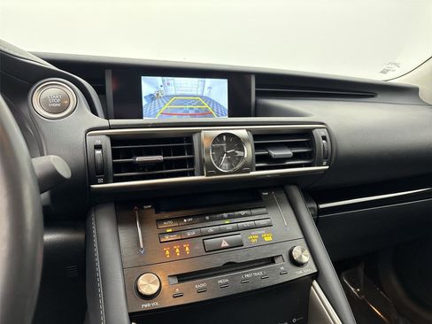 Used 2018 Lexus IS 300 AWD image 30