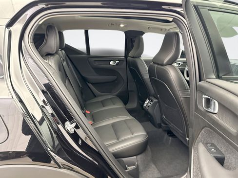 Used 2024 Volvo XC40 B5 Plus w/ Climate Package image 18