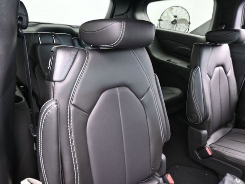 New 2026 Chrysler Pacifica Select image 35