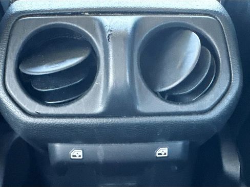 Used 2022 Jeep Wrangler Unlimited Sahara image 31