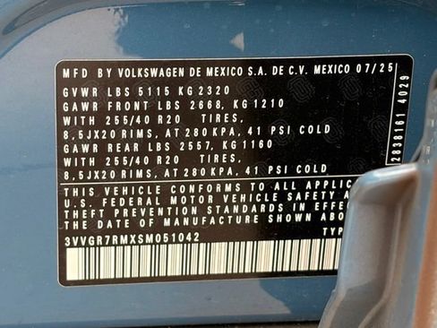 Used 2025 Volkswagen Tiguan SE R-Line AWD/4WD image 36