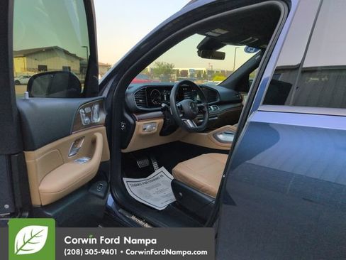 Used 2025 Mercedes-Benz GLS 450 4MATIC image 9
