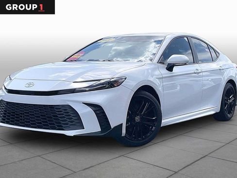 Used 2026 Toyota Camry SE w/ Convenience Package FWD image 1
