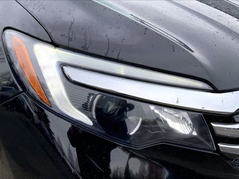 Used 2017 Honda Pilot Touring image 28