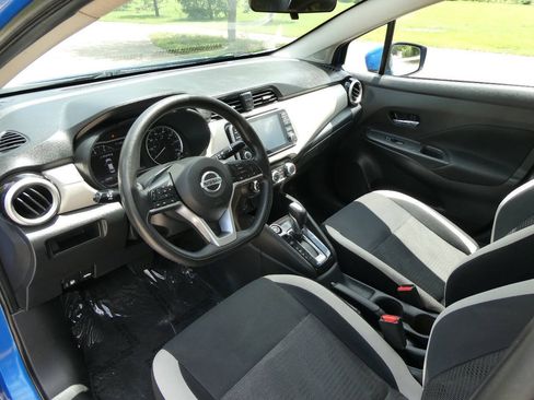 Used 2021 Nissan Versa SV FWD image 10