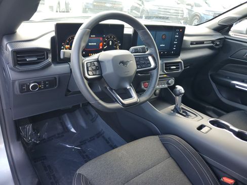 Used 2024 Ford Mustang Coupe image 9