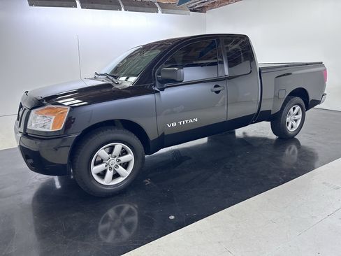 Used 2014 Nissan Titan S w/ S Popular Equipment Package RWD image 8