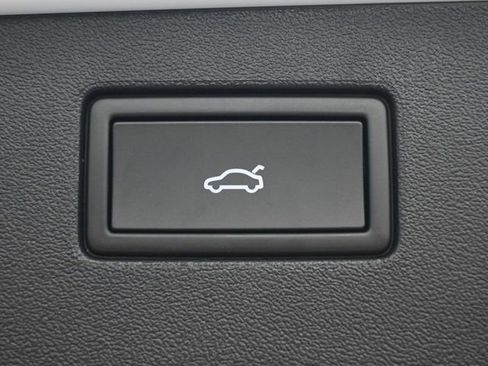 New 2026 Volkswagen Tiguan SE R-Line image 16