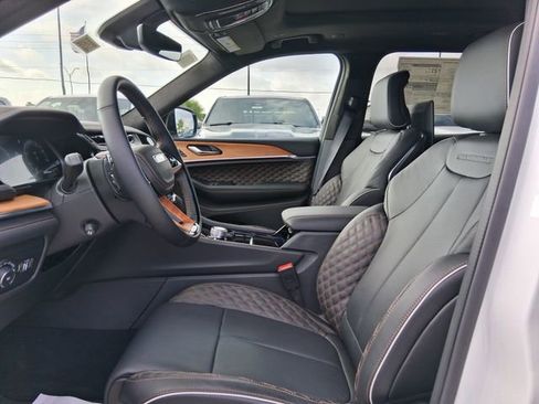 New 2025 Jeep Grand Cherokee L Summit AWD/4WD image 19