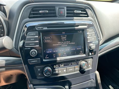 Used 2023 Nissan Maxima SR w/ Sport Mat Group FWD image 16