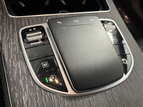 Used 2020 Mercedes-Benz GLC 300 4MATIC image 35