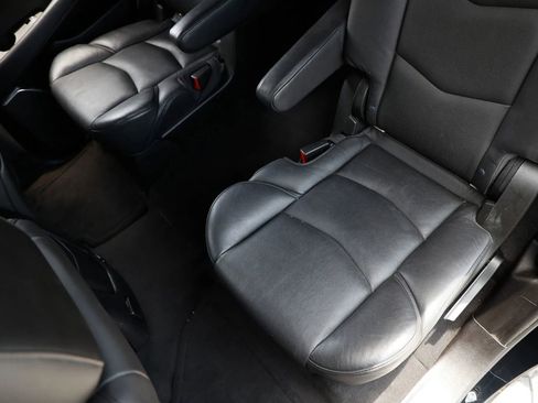 Used 2016 Cadillac Escalade 2WD image 19