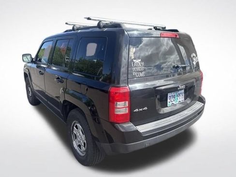 Used 2017 Jeep Patriot Sport w/ Power Value Group AWD/4WD image 4
