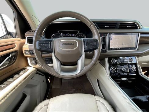 Used 2021 GMC Yukon Denali w/ Denali Premium Package RWD image 10