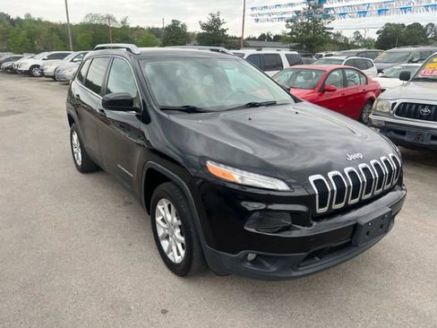 Used 2015 Jeep Cherokee Latitude image 1