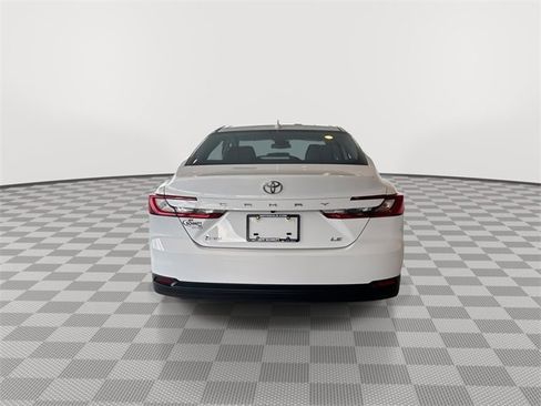 Used 2025 Toyota Camry LE image 10