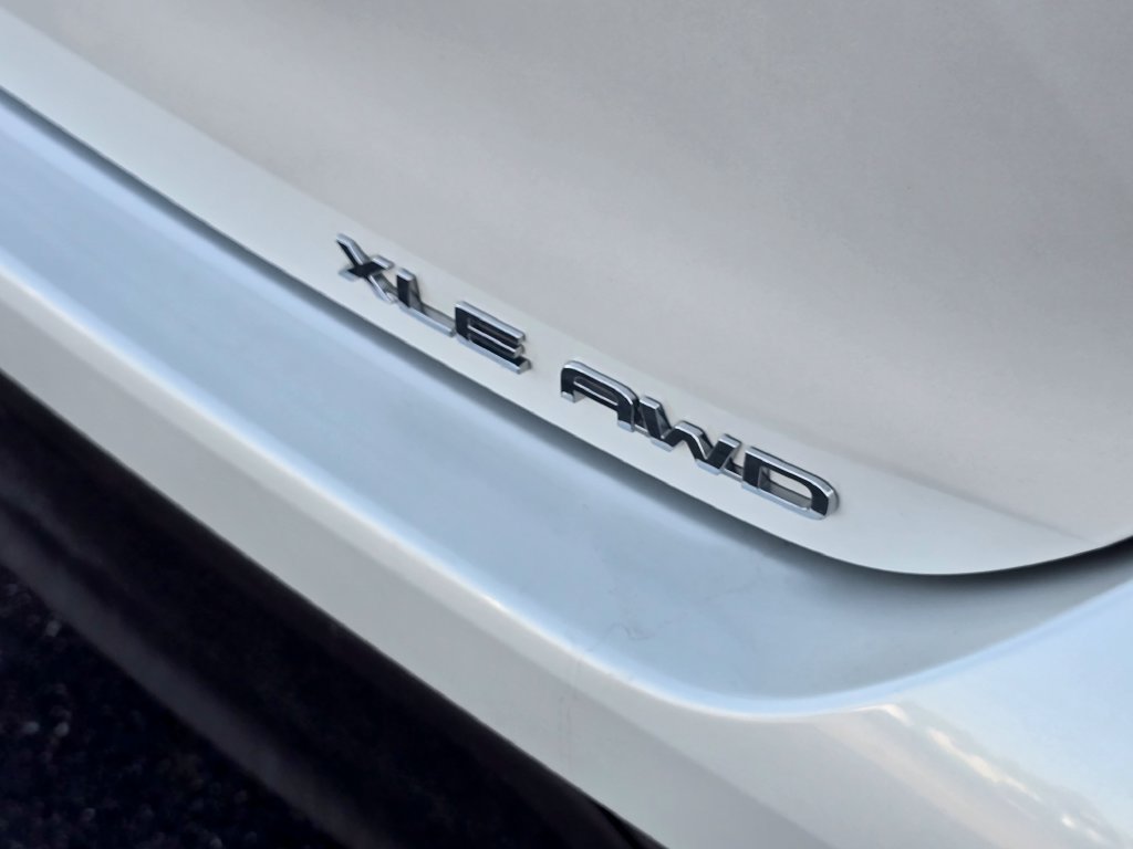 Certified 2025 Toyota Highlander XLE AWD/4WD image 11