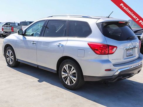 Used 2017 Nissan Pathfinder SV FWD image 8