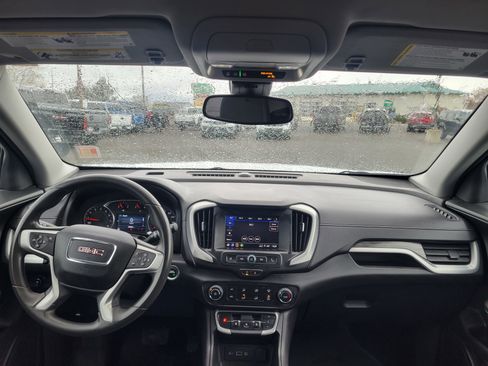Used 2024 GMC Terrain SLE AWD/4WD image 19