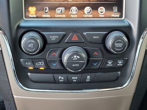 Used 2015 Jeep Grand Cherokee Overland RWD image 19