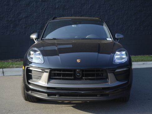 Certified 2026 Porsche Macan Turbo AWD/4WD image 10