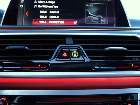 Used 2018 BMW M760i xDrive M760i xDrive Sedan 4D image 32