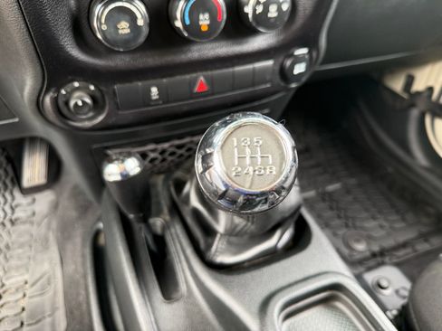 Used 2018 Jeep Wrangler Unlimited Sport AWD/4WD image 40