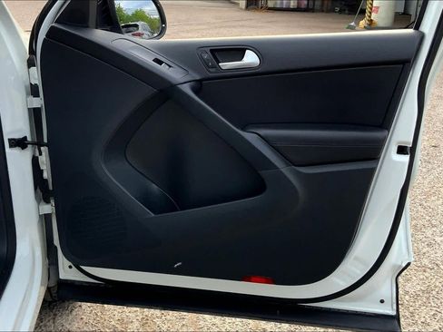 Used 2017 Volkswagen Tiguan Wolfsburg Edition image 20