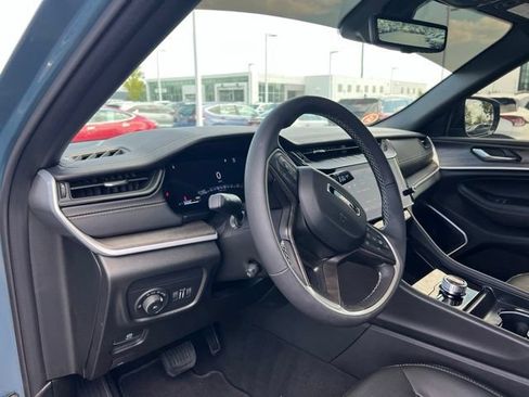 Used 2026 Jeep Grand Cherokee L Limited AWD/4WD image 9