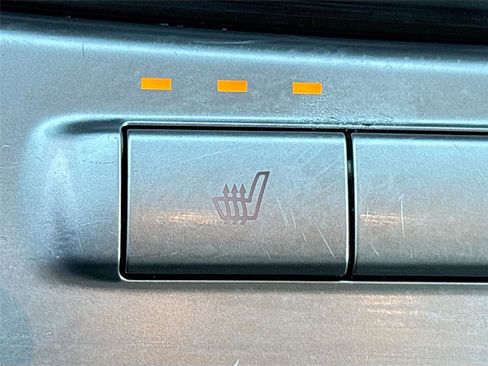 Used 2025 Kia Carnival image 20