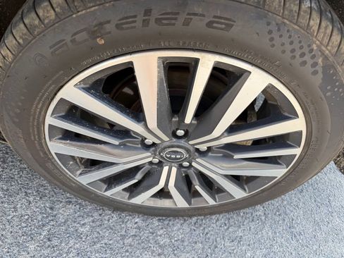 Used 2023 Nissan Kicks SV FWD image 11