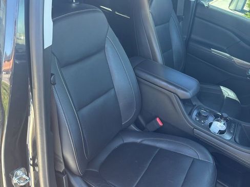 Used 2020 GMC Acadia SLT w/ Driver Alert Package II FWD image 8